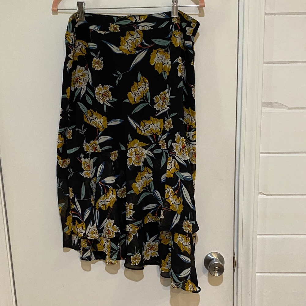 Chic Black Floral Midi Skirt